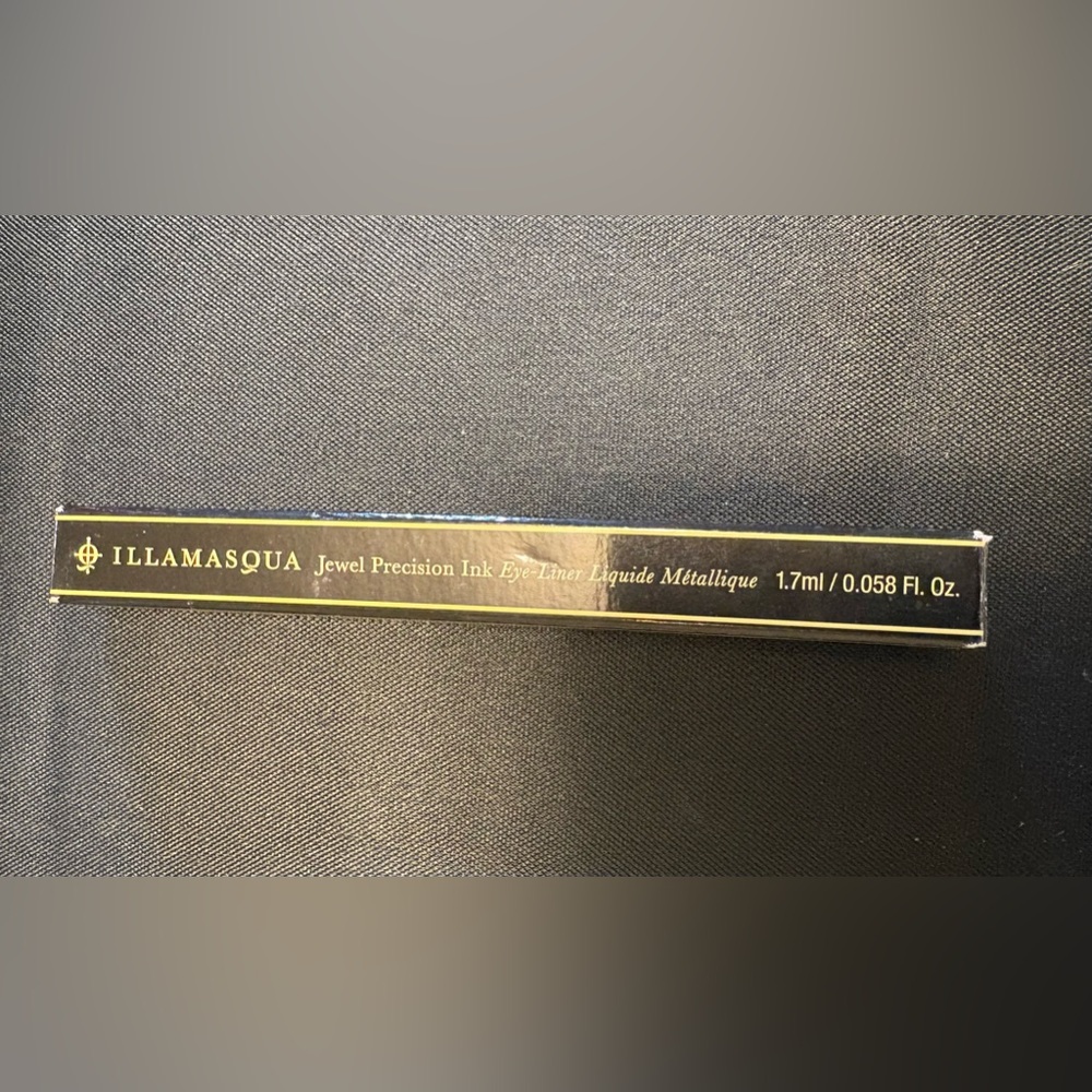 Illamasqua Jewel Precision Ink Eyeliner 1.7ml/0.058FL Oz. - Picture 3 of 6